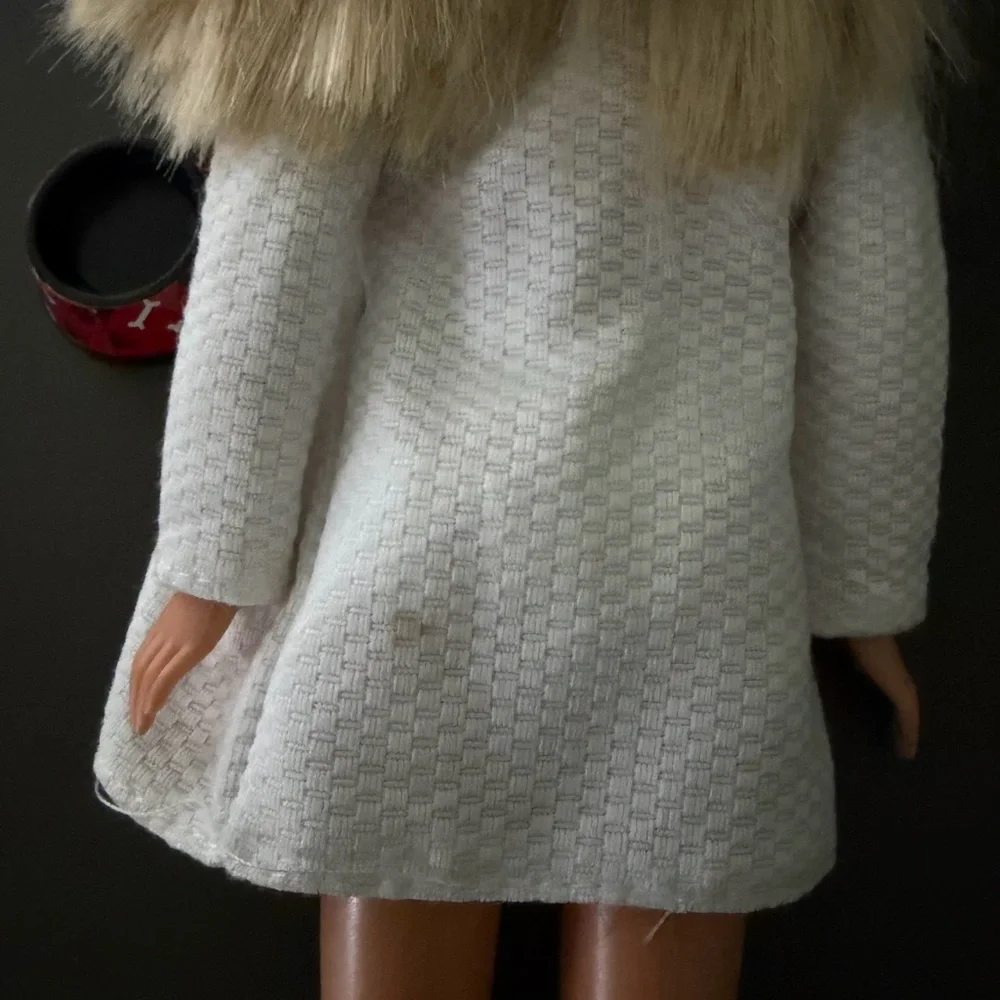 Vintage 2000 Mattel Barbie Pet Doctor Doll and Clothing - Incomplete